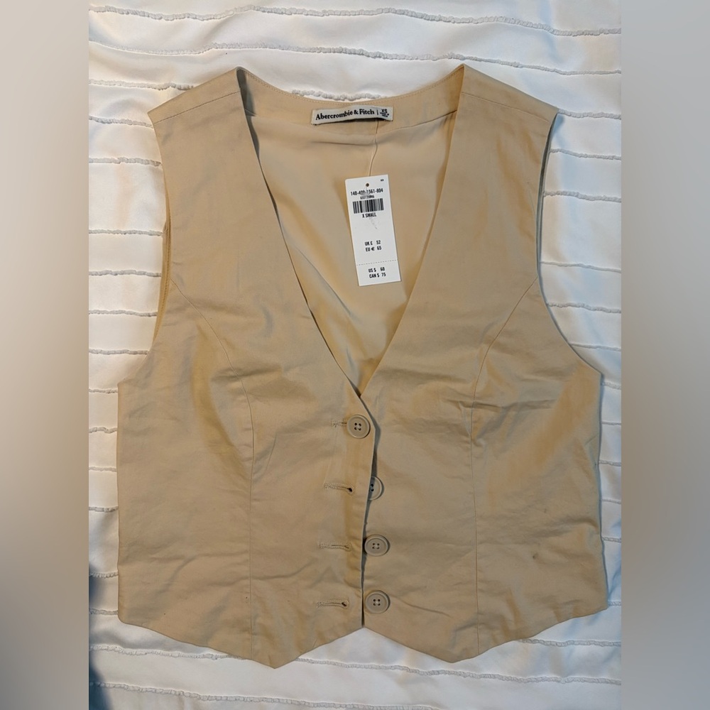 Abercrombie & Fitch Women's Beige Button Down Vest